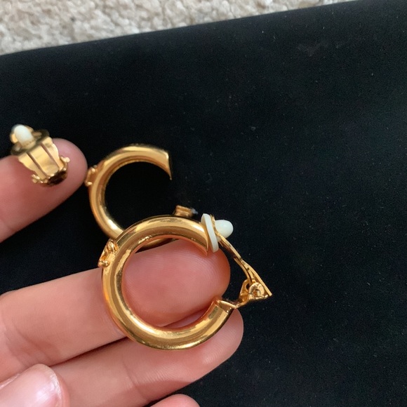 Vintage Chanel Hoop Clip Earrings - Picture 10 of 12